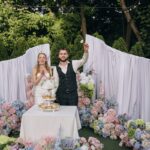 Перший весільний танець молодят у важкому димі